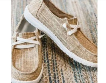 Lightweight Slip On Canvas Shoes (Color: Light, size: 6)